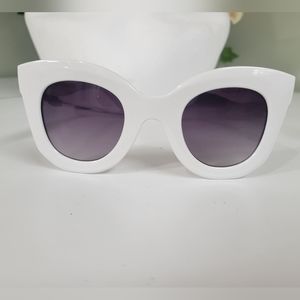 NWT CATS EYE SUNGLASSES 🕶 White w gradient lense. High quality designer style